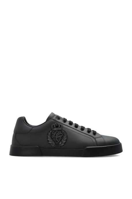 Sports shoes with logo - Image 1