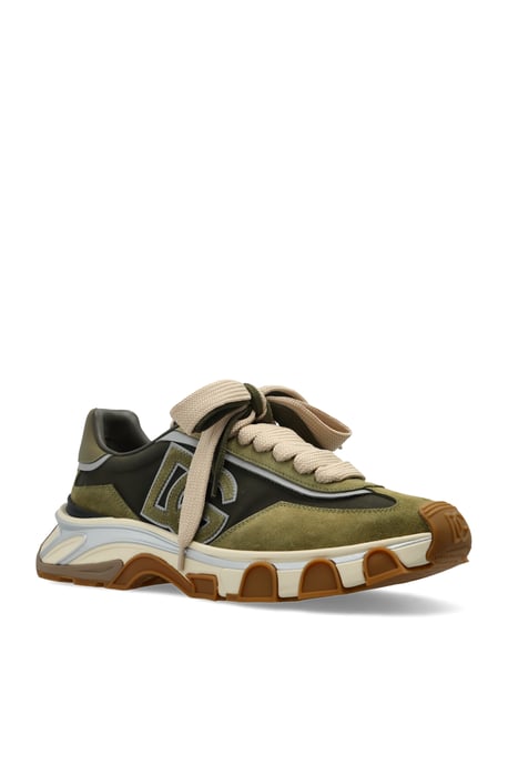 Sports shoes with logo - Image 3