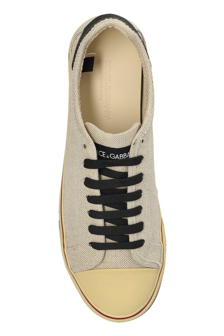 Sports shoes with logo - Image 5