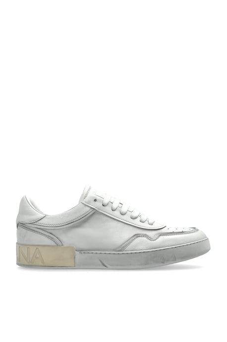 Sports shoes with a `vintage` effect - Image 1