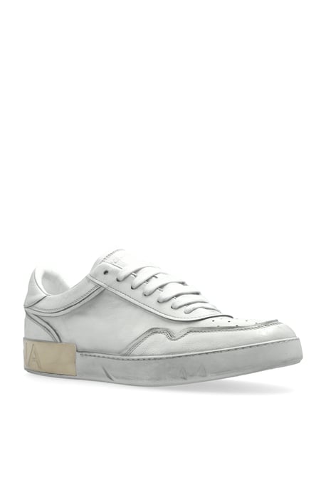 Sports shoes with a `vintage` effect - Image 2