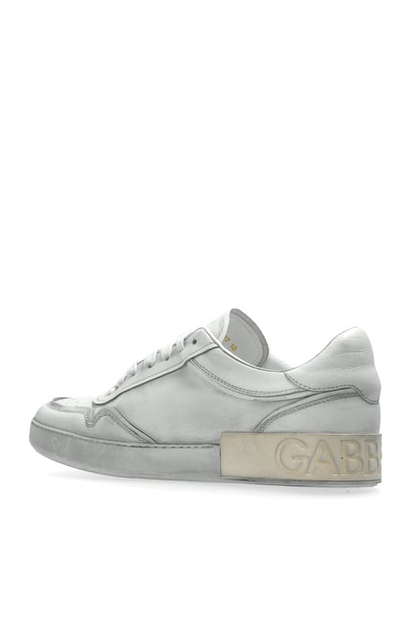 Sports shoes with a `vintage` effect - Image 3
