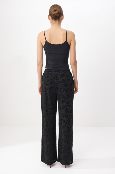 TRENDYOLMİLLA Dames Zwart Bloemen Wijde pijp Normale taille Broeken - Image 3