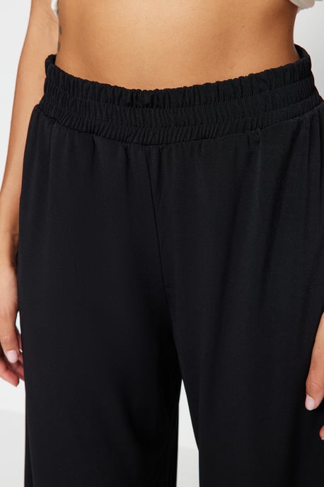 TRENDYOLMİLLA Dames Zwart Effen Wijde pijp Normale taille Broeken - Image 3