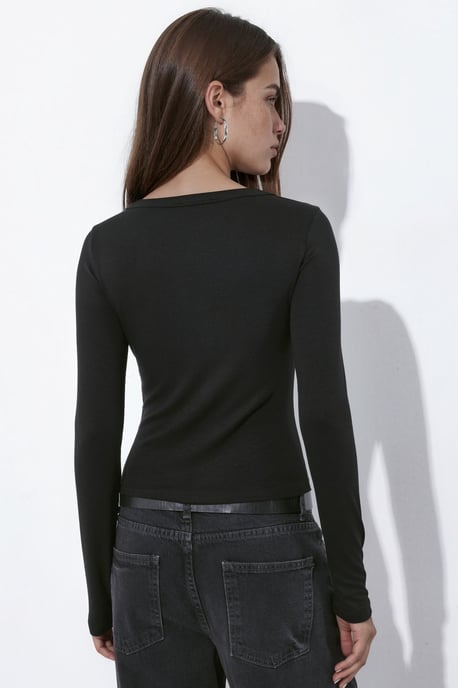 Knit Top with Full Front Snap Buttons - Image 4