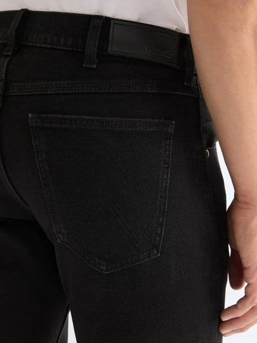Wrangler - Regular - Black Rinse - Image 2