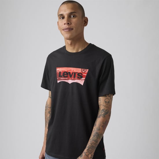 Men's Levis Wordmark Graphic Crew Neck Short Sleeve T-Shirt in 2 Jet Black - Image 3