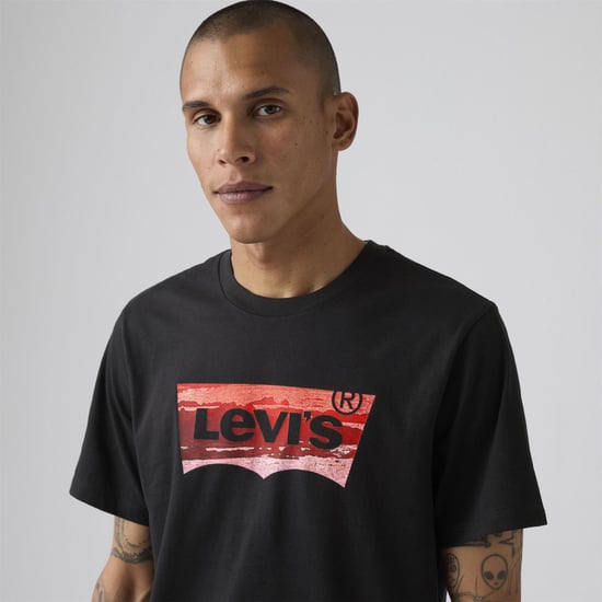 Men's Levis Wordmark Graphic Crew Neck Short Sleeve T-Shirt in 2 Jet Black - Image 4