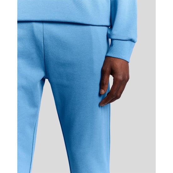 Men's Lyle And Scott Lightweight Joggers in Blue - Image 2