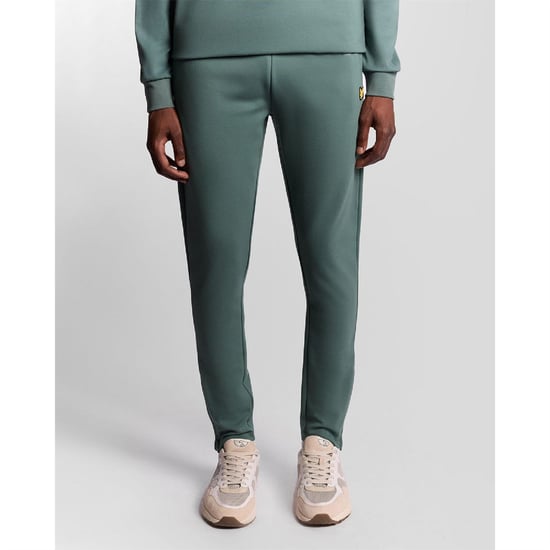 Men's Lyle And Scott Lightweight Joggers in Green - Image 4