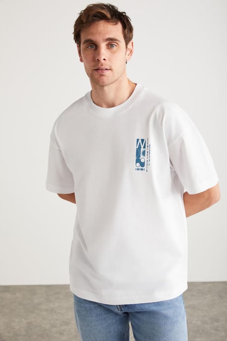 Oversized Crew Neck Logo T-Shirt - Image 4