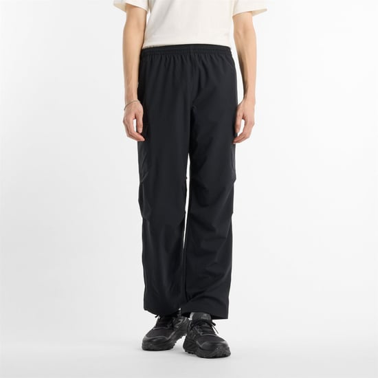 Men's New Balance Ripstop Solid Patterned Cargo Trousers in Black (BK) - Image 3