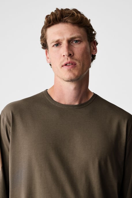 Ribbed Crew Neck Long Sleeve T-Shirt - Image 2
