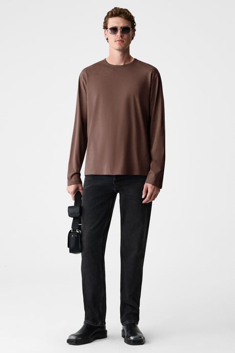 Ribbed Crew Neck Long Sleeve T-Shirt - Image 5