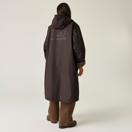 Regatta Outdoor Active Unisex Waterproof Changing Robe - Dark Chocolate/Mocha - Image 2