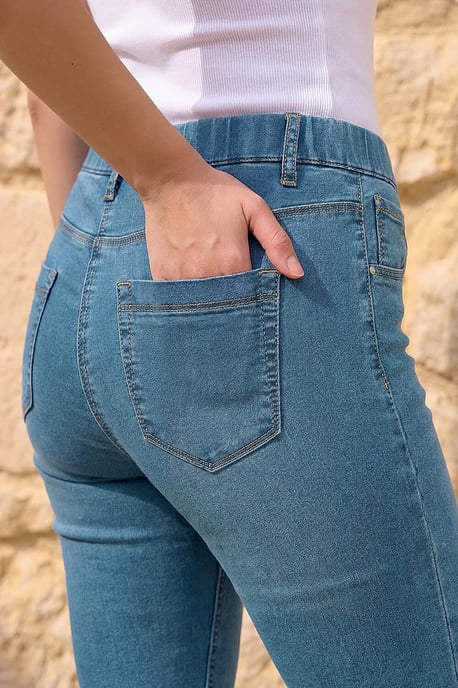 Petite Stretch Crop Denim Jegging - Image 4