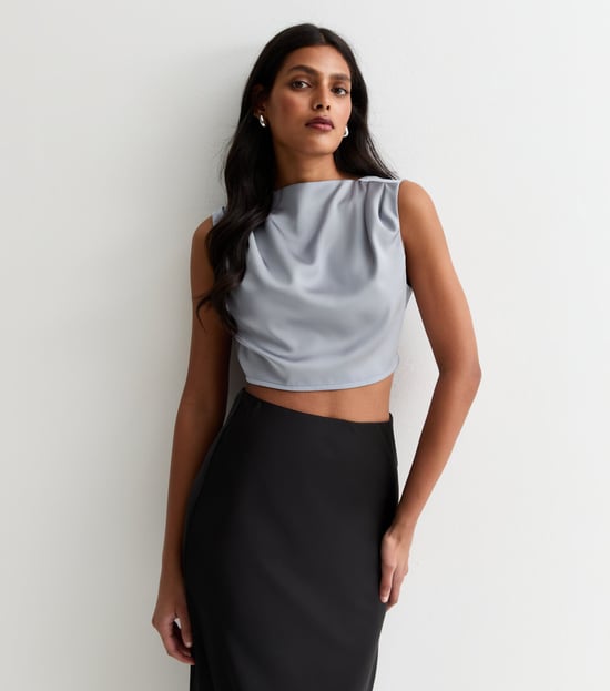 Silver höghalsad ärmlös satintopp - Image 1