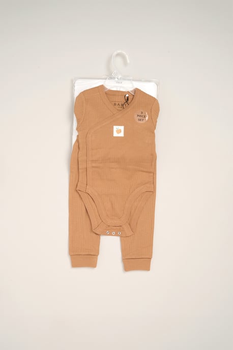 5-Piece Outfit and Feeding Gift Set - Image 6