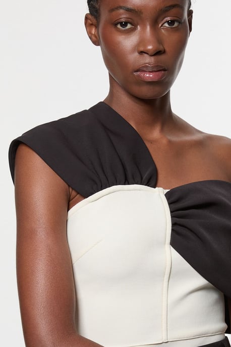 Figure Form Bandage Knit Asymmetric Strap Top - Image 3