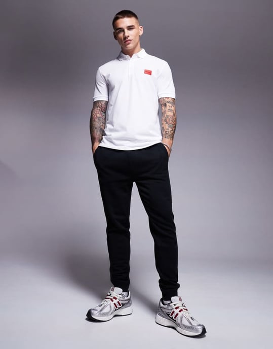 HUGO Red dereso badge logo polo in white - Image 3
