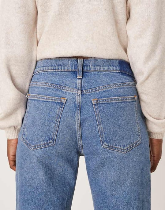 Abercrombie & Fitch baggy low rise fit jeans in mid blue - Image 4