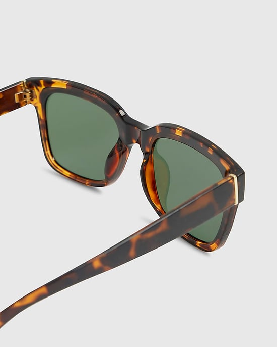 River Island Mens Wayfarer Sunglasses Brown Tortoiseshell - Image 3