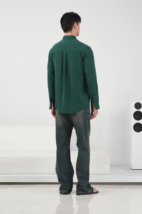 Avslappnad långärmad Tencel skjorta med knappar - Image 4