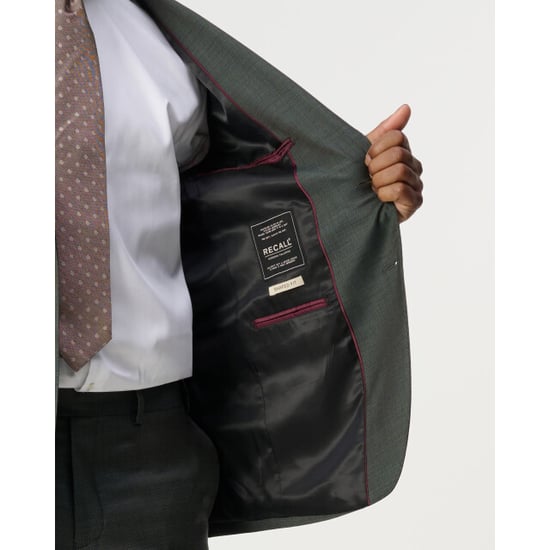 Recall Maguire suit - Image 4