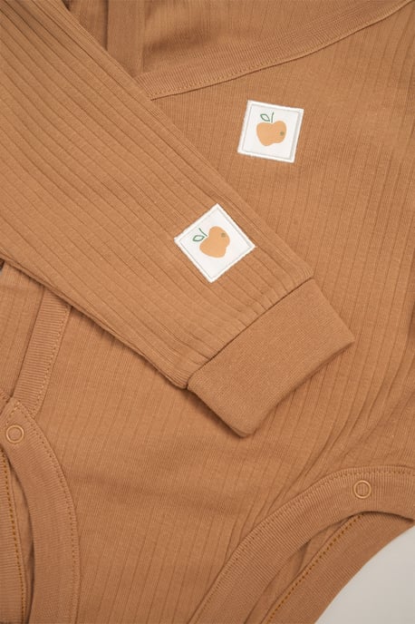 5-Piece Outfit and Feeding Gift Set - Image 2