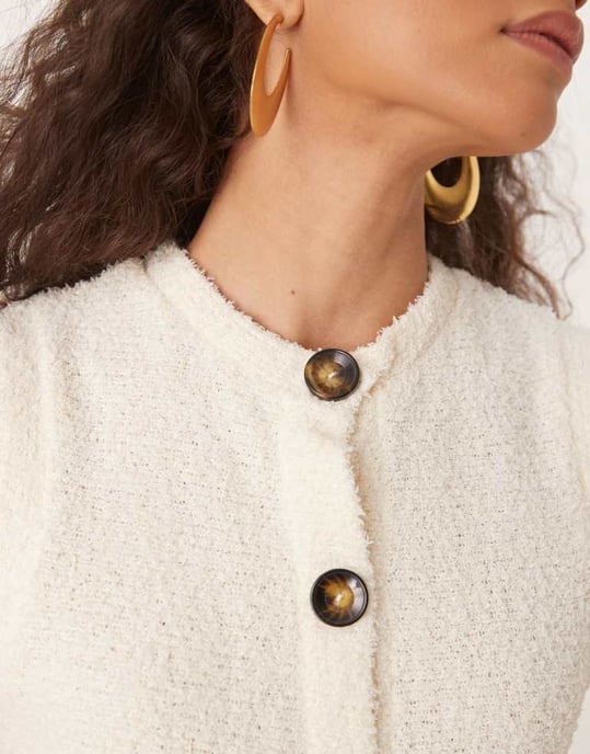 ASOS DESIGN fluffig koord ärmlös cardigan i crème - Image 3