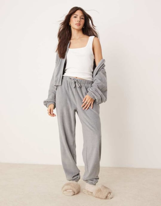 ASOS DESIGN lounge mix & match fleece jogger i ljusgrå - Image 1