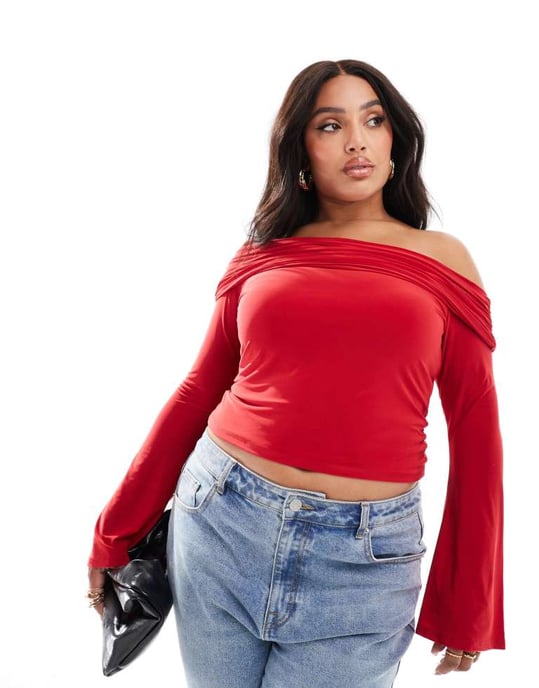 ASOS DESIGN Curve slinky top med en axel i röd - Image 2