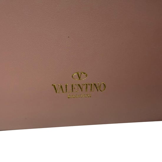 Valentino Garavani Rockstud Flap Continental polsportemonnee in roze leer - Image 2