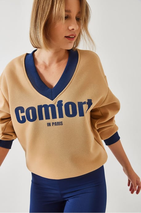 V-Neck Knit Sweatshirt with Motto Print - Image 2