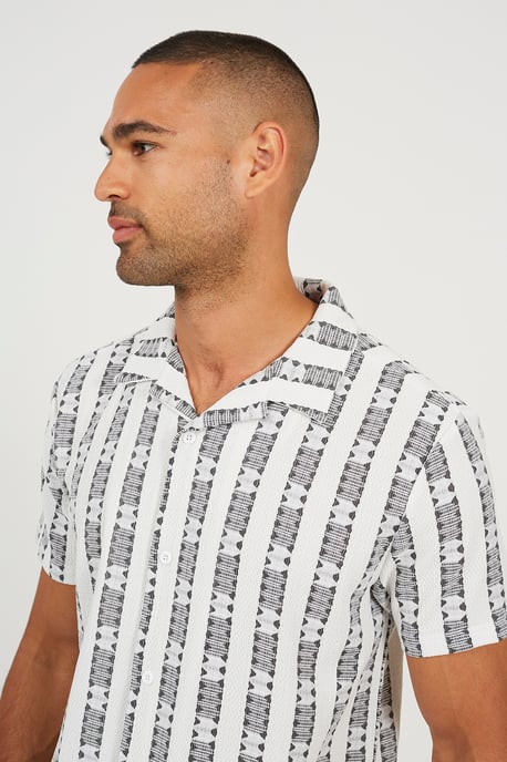 White Patterned Short Sleeve Shirt - Image 4