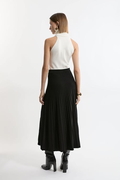 High Waisted Textured Knit Full Maxi Skirt - Image 5