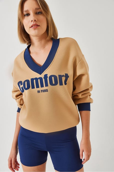 V-Neck Knit Sweatshirt with Motto Print - Image 3