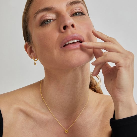 Luxenter alfabet halsband i 925 sterling silver och flerfärgad zirkonia med 18k gult guldfinish - Image 2