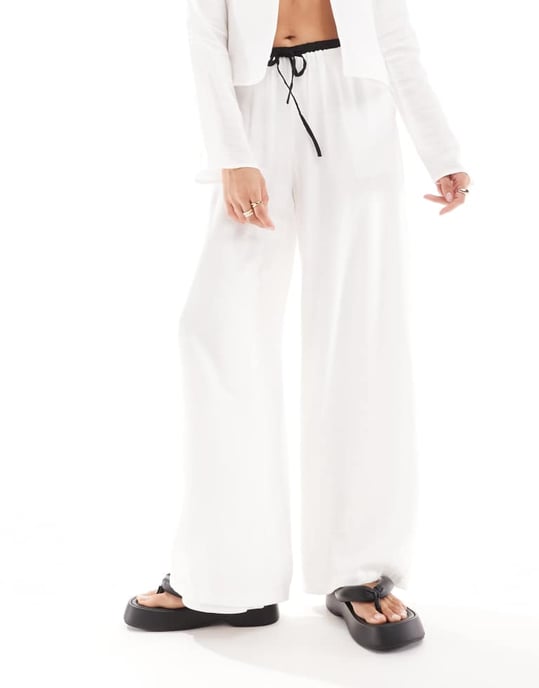 Kaiia exclusive linen contrast trim wide leg drawstring beach trousers co-ord in white - Image 3