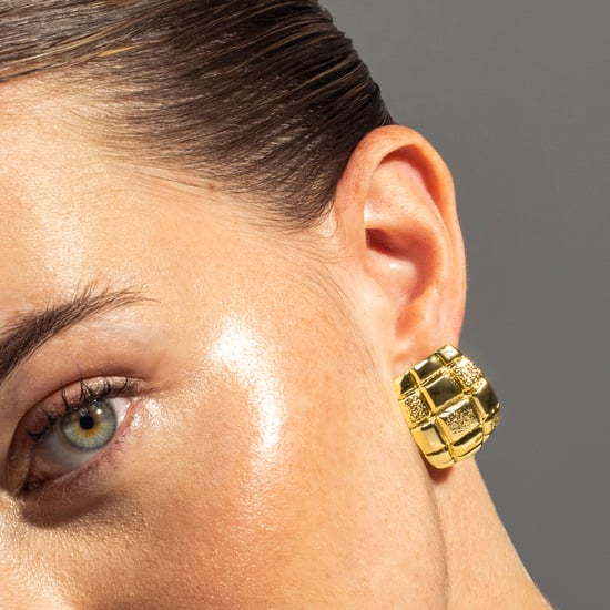 Luxenter Abalt earrings finished in 18k yellow gold - Image 3