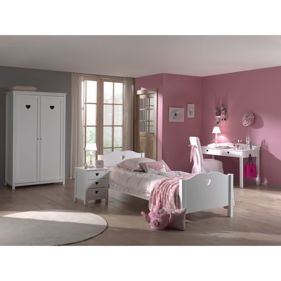 Lucevi amori bed + lattenbodem + nachtkastje + 2 deurs kleerkast + bureau - - Image 1