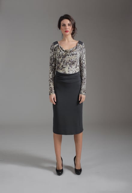 Einfarbiges und bedrucktes A-Linien-Kleid von Conquista Fashion