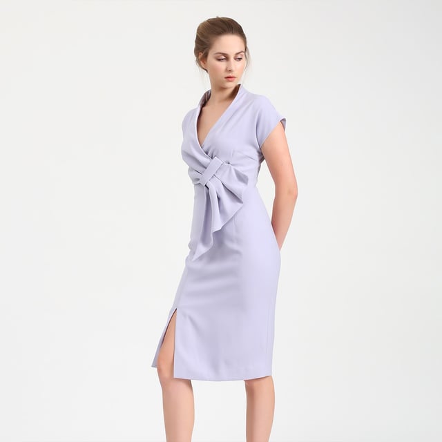 Drapiertes, asymmetrisch geschnittenes Kleid