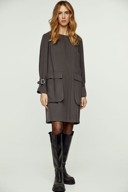 Robe en tencel gris foncÃ avec poches