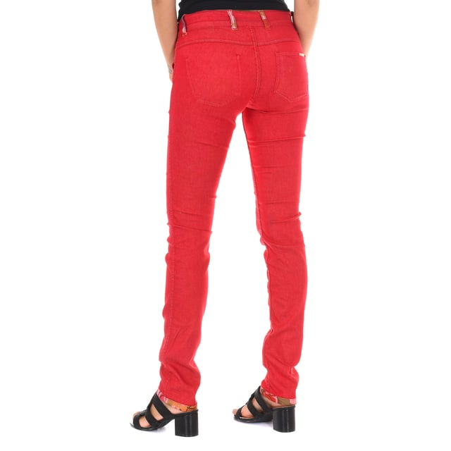 Long reversible trousers. 
 Red color 
 Waist with belt loops. 
 Button and zip closure on the front. 
 Two fake pockets on the front. 
 Pocket at the back. 
 Narrow cut hem. 
 Reversible. 
 Stretch fabric. 
 Matching seams. 

 Composition: 
 - 75% Cotton - 22% Polyester - 3% Elastane. 

 Washing instructions: 
 - Wash maximum at 40ºC. 
 - Iron at medium temperature. max. 110ºC. 
 - Lets you use a dryer. 
 - Do not use bleach. 
 - Does not support dry cleaning. 

 Composition: 75% Cotton, 22% Polyester, 3% Elastane
 Care:
- Wash maximum at 40ºC.
 - Iron at medium temperature. max. 110ºC.
 - Allows you to use a dryer.
 - Do not use bleach.
 - Does not support dry cleaning.