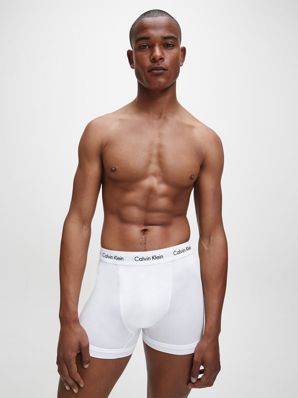 DETAILS
COTTON STRETCH – classic designs and everyday style cut from soft cotton with enough stretch to ensure a superior fit.  • cotton elastane blend • medium rise waist • Calvin Klein signature elastic waistband  Our model is 1.90m (6ft 2in) and is wearing a size M.  95% cotton 5% elastane machine wash tumble dry low fits true to size  Boxers, trunks and briefs can only be returned if unopened in original packaging, unworn and in the same condition as delivered, with all tags attached.
Style #: 0000U2662G