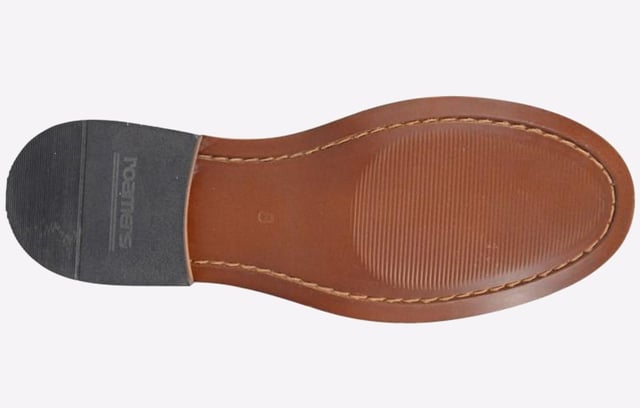 A wardrobe staple for the modern man, Roamers present these Dixfield loafers, presented in a classic slip-on silhouette with a hi-shine black leather upper for a sophisticated finish.- Hi-Shine Leather upper
- Slip on design
- Memory foam footbed
- Tunit Sole