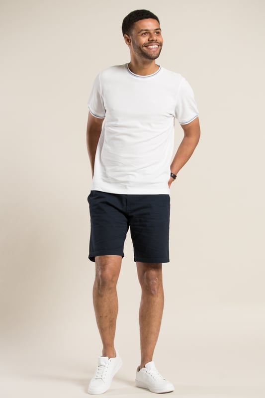 Elevate your everyday essentials with this cotton pique t-shirt from Nines. In an oversized fit, this t-shirt features ribbed cuffs and a subtle contrast collar detail. Made with 100% cotton, this piece will keep you comfortable and cool. Style with jeans or cargos and your favourite trainers for a casual yet polished look.