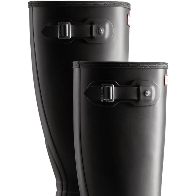 De Wide Fit Original Tall Wellington Boot is opnieuw ontworpen voor een bredere pasvorm. De kuitomtrek is nu 5,5 cm breder dan onze vorige Wide Fit Wellington Boot en 7,8 cm breder dan onze Original Tall Wellington Boot zoals afgebeeld.
