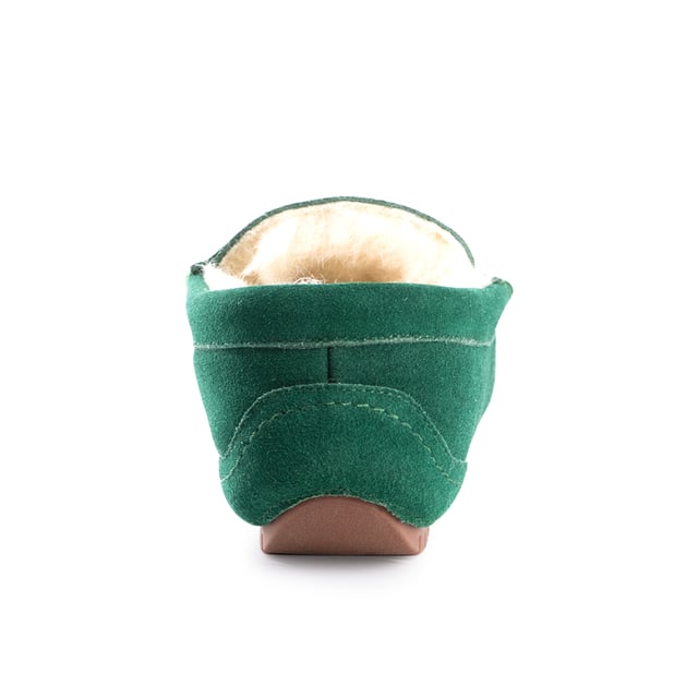 Cosy moccasin you will never want to take off your feet. The on trend loafer with the penny bar. Plush premium Australian sheepskin lining. Leather suede upper - Water Resistance. Full Australian sheepskin insole. Fine craftsmanship. Rubber sole for extra grip. Relaxed elegance at its best. 
We recommend buying one size up for this style.